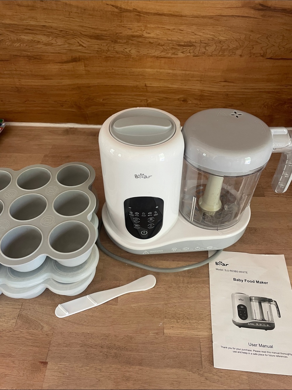 Bear Baby Food Maker in White and Gray